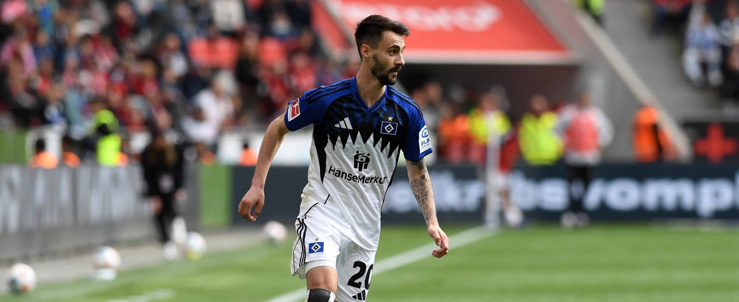 Fabio Vieira in action for Hamburg in 2026