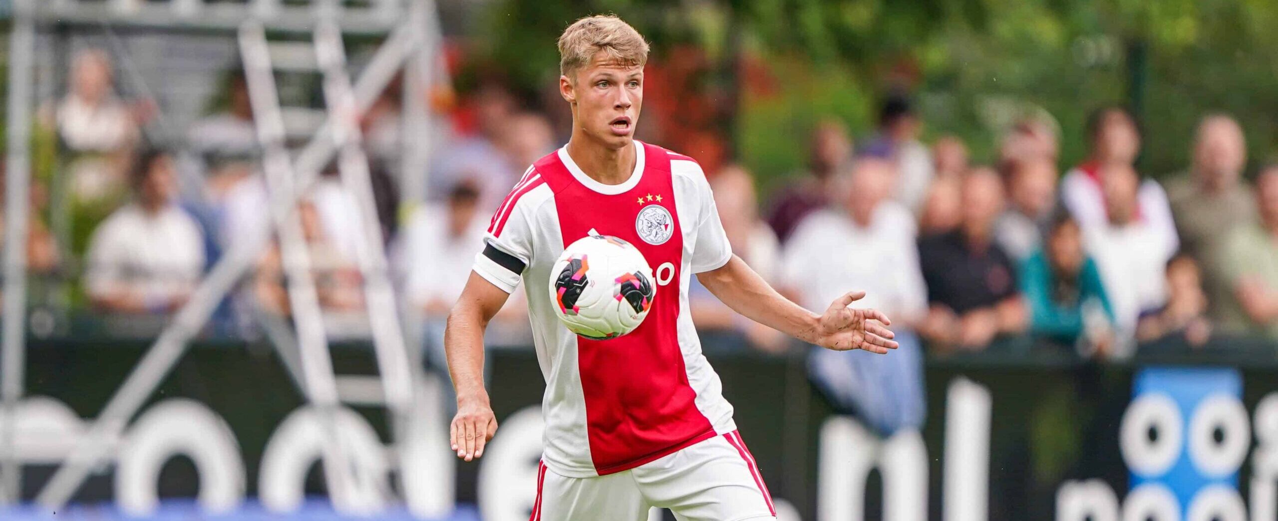 Sean Steur in action for Ajax in 2026