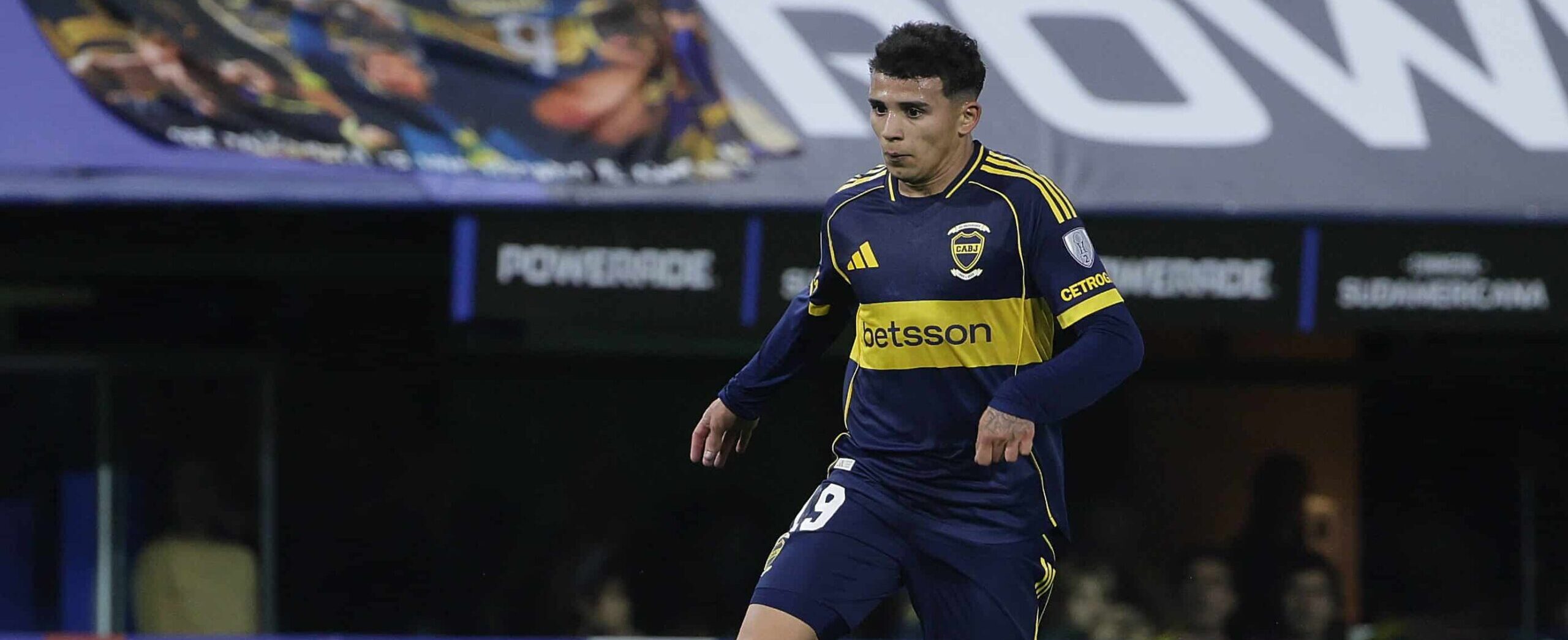 Leonel Flores in action for Boca in 2026