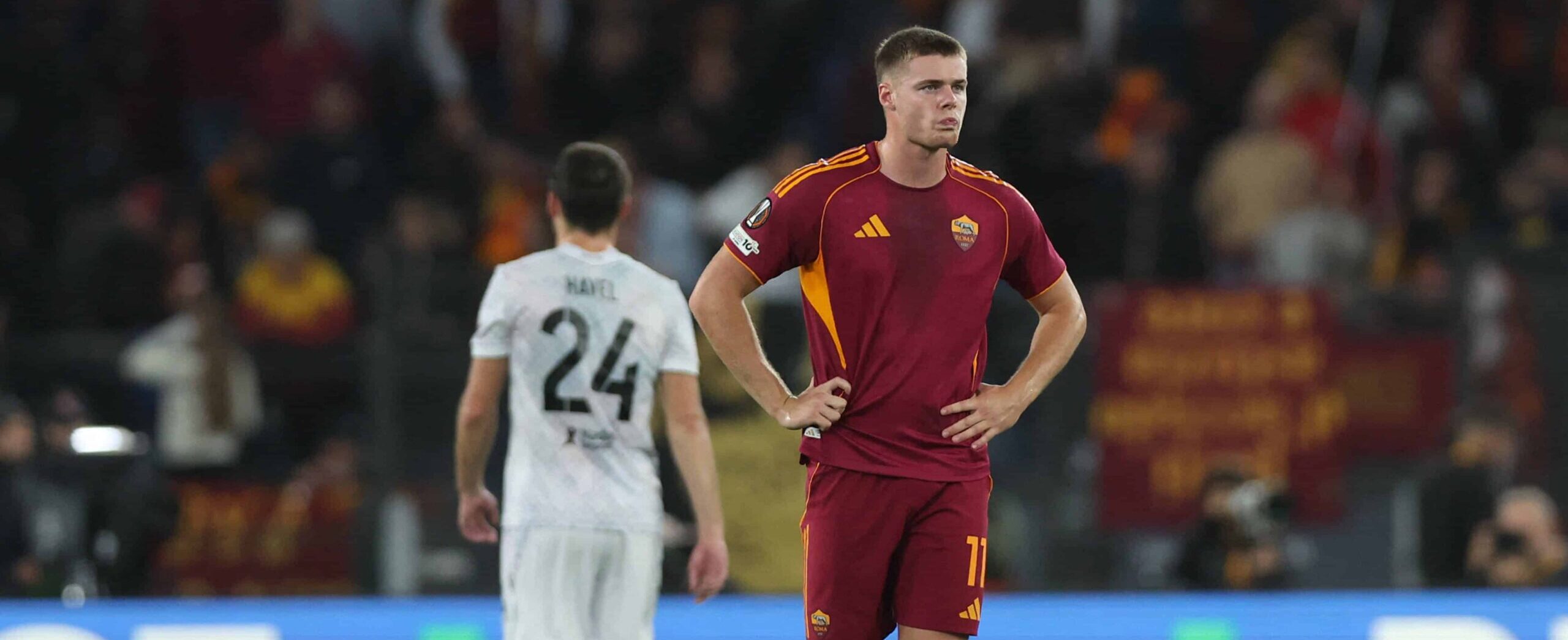 Evan Ferguson in action for As Roma in 2025