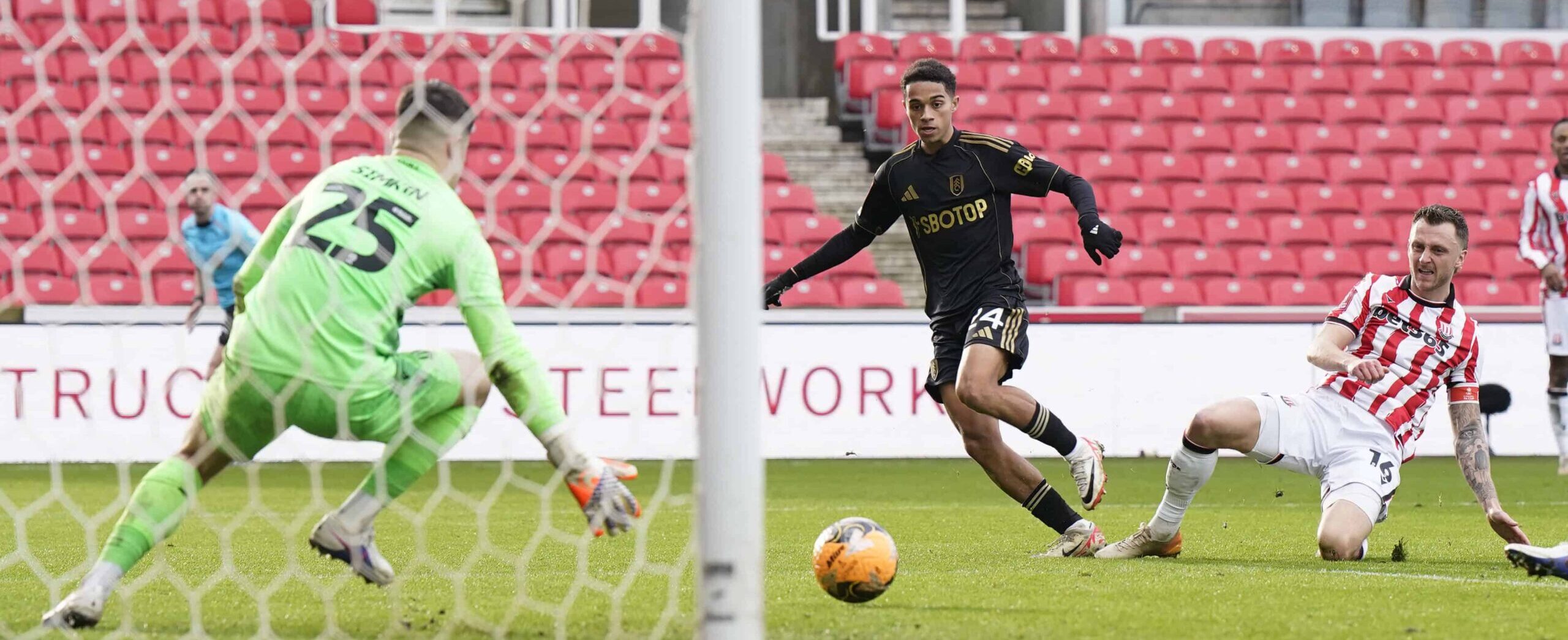 Jonathan Esenga in action for Fulham in 2026
