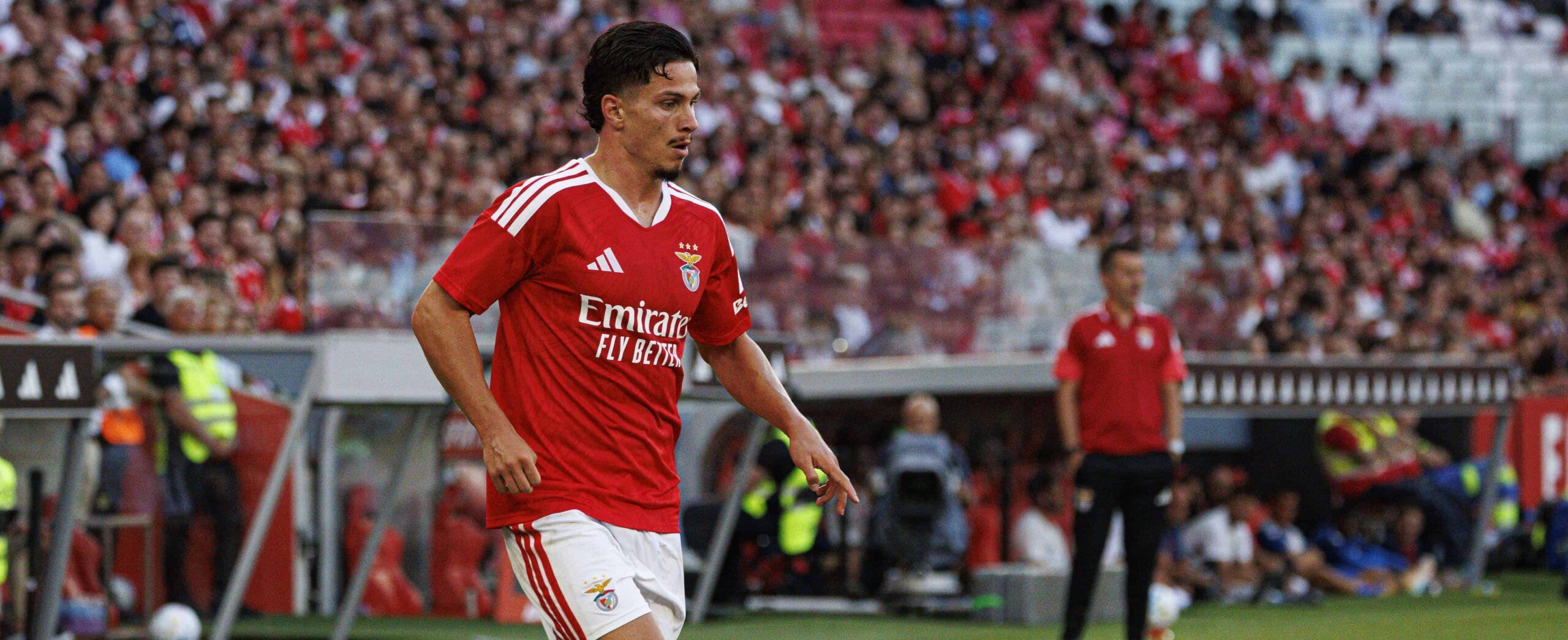 Franjo Ivanovic in action for Benfica in 2026