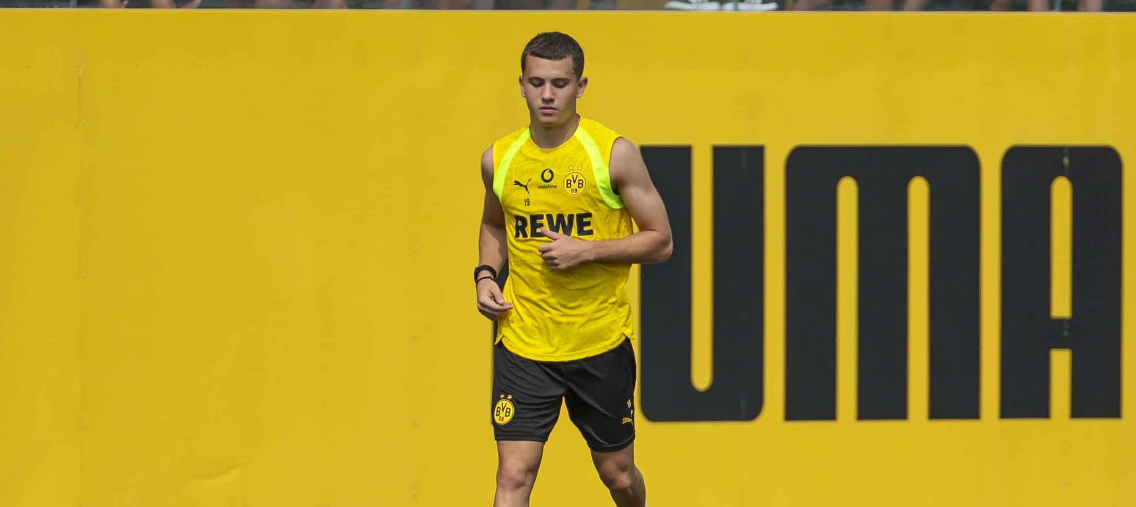 Konstantinos Karetsas in action for Dortmund in 2026
