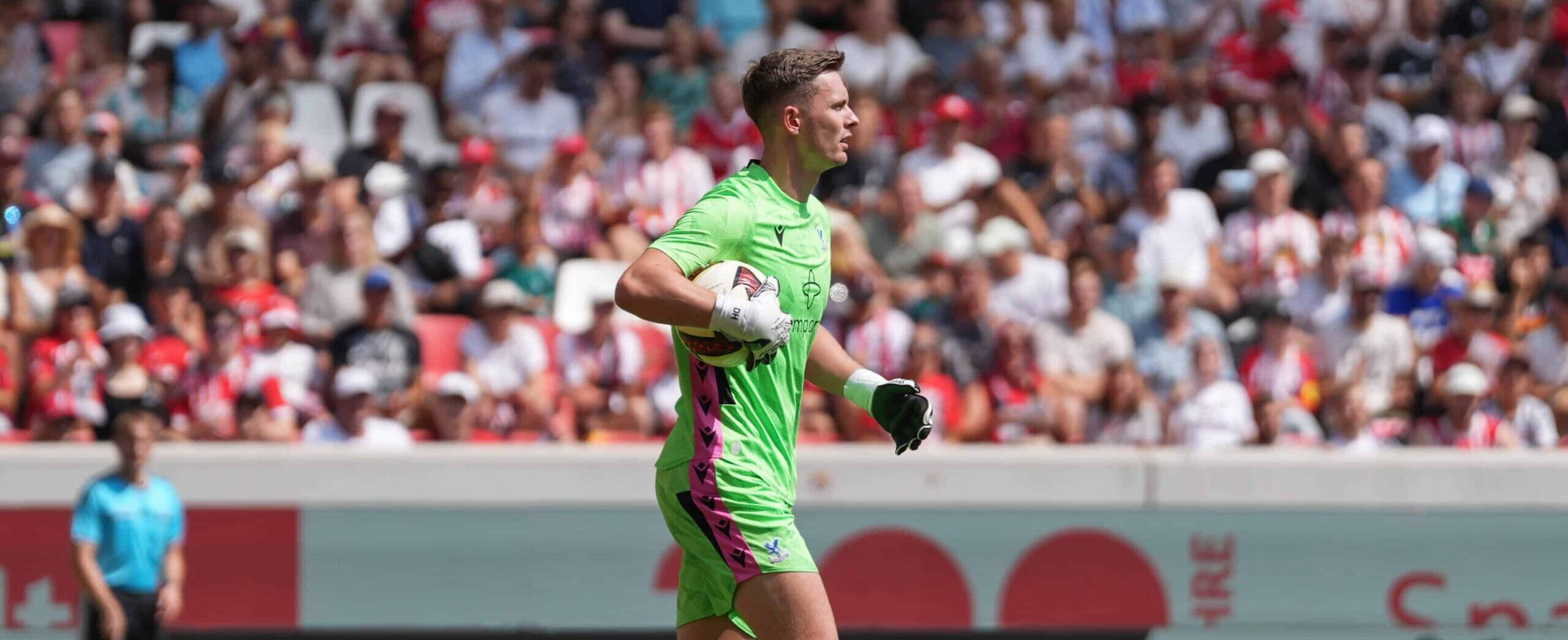 Dean Henderson in action for Crystal Palace in 2026