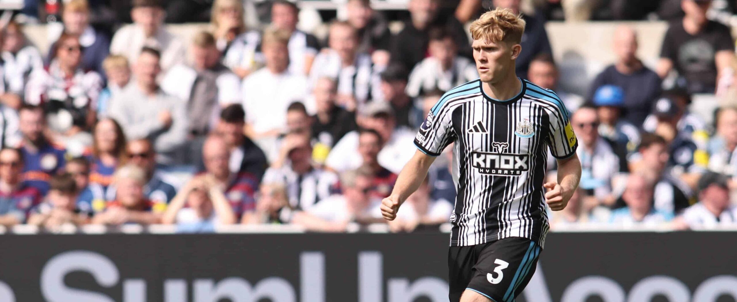 Lewis Hall in action for Newcastle United in 2026