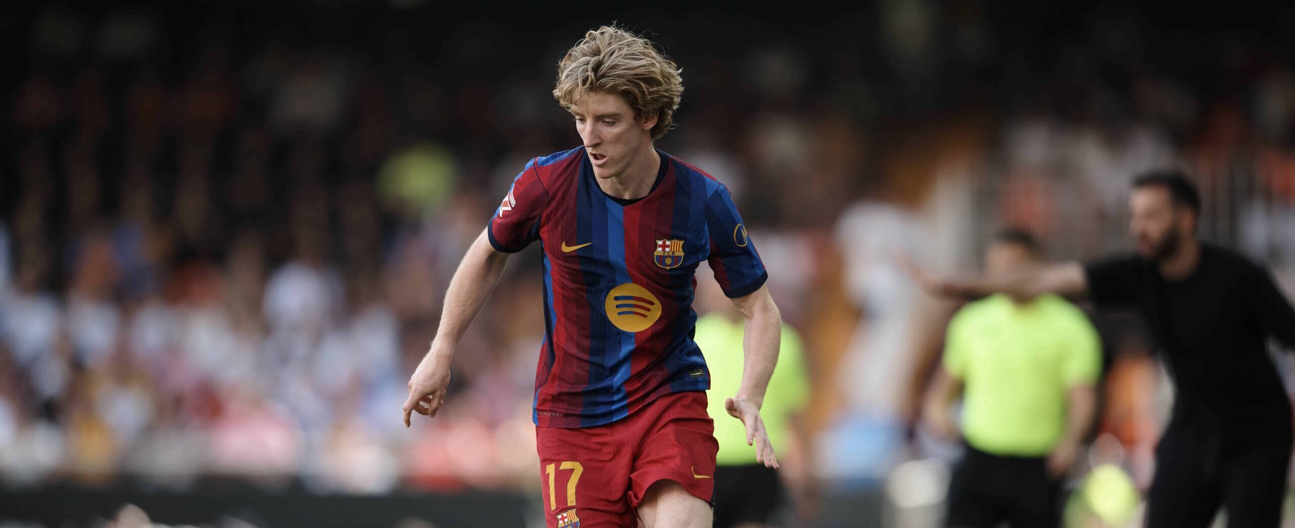 Anthony Gordon in action for Barcelona in 2026