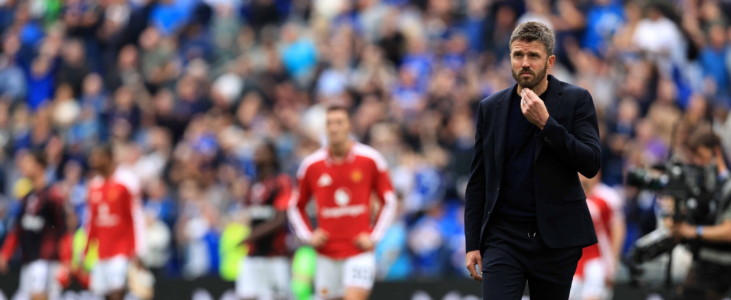 Michael Carrick in action for Manchester United in 2026 against Everton away