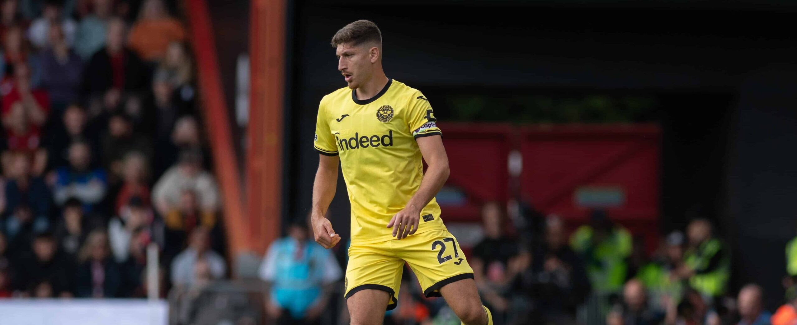 Vitaly Janelt in action for Brentford in 2026