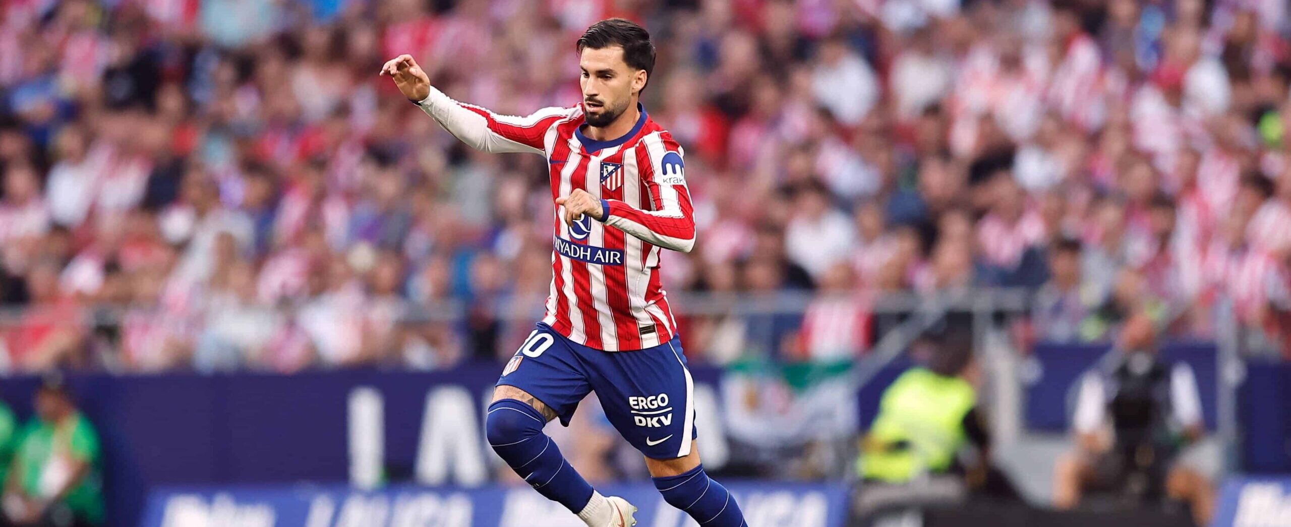 Alex Baena in action for Atletico Madrid in 2026