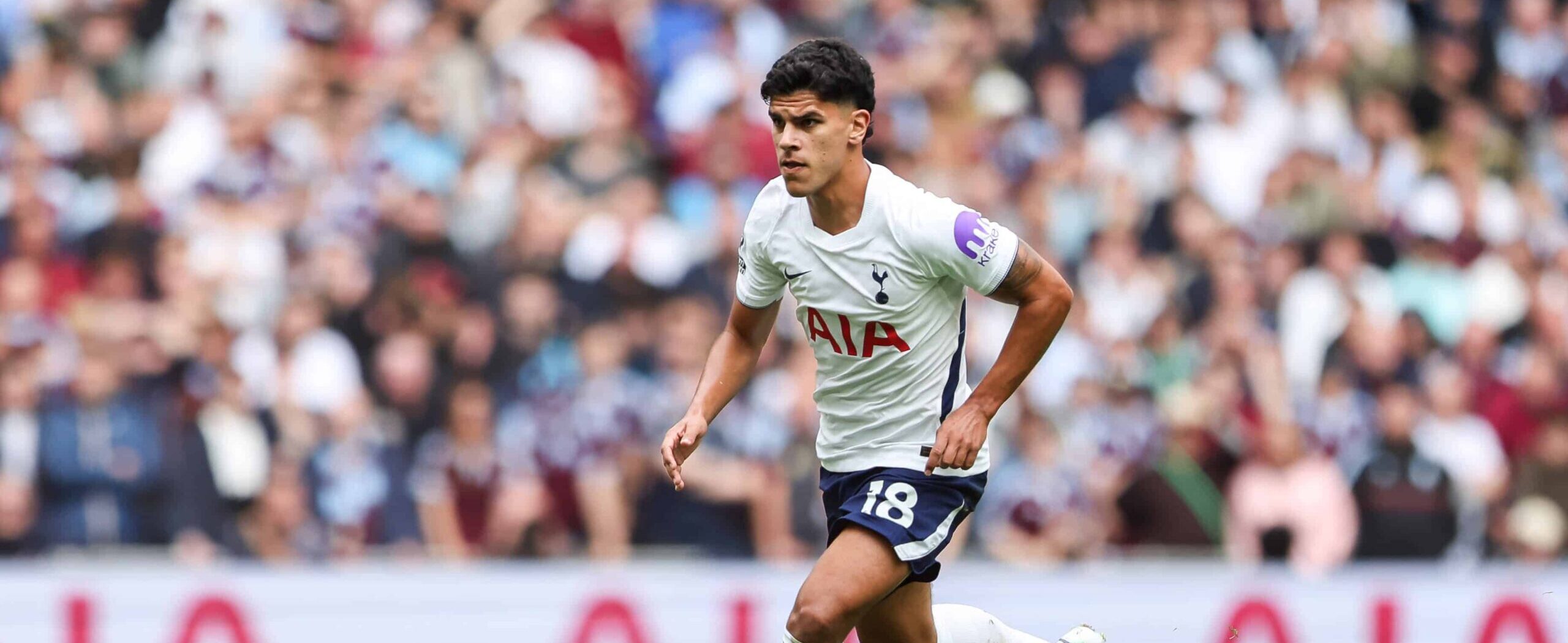 Mateus Fernandes in action for Spurs in 2026