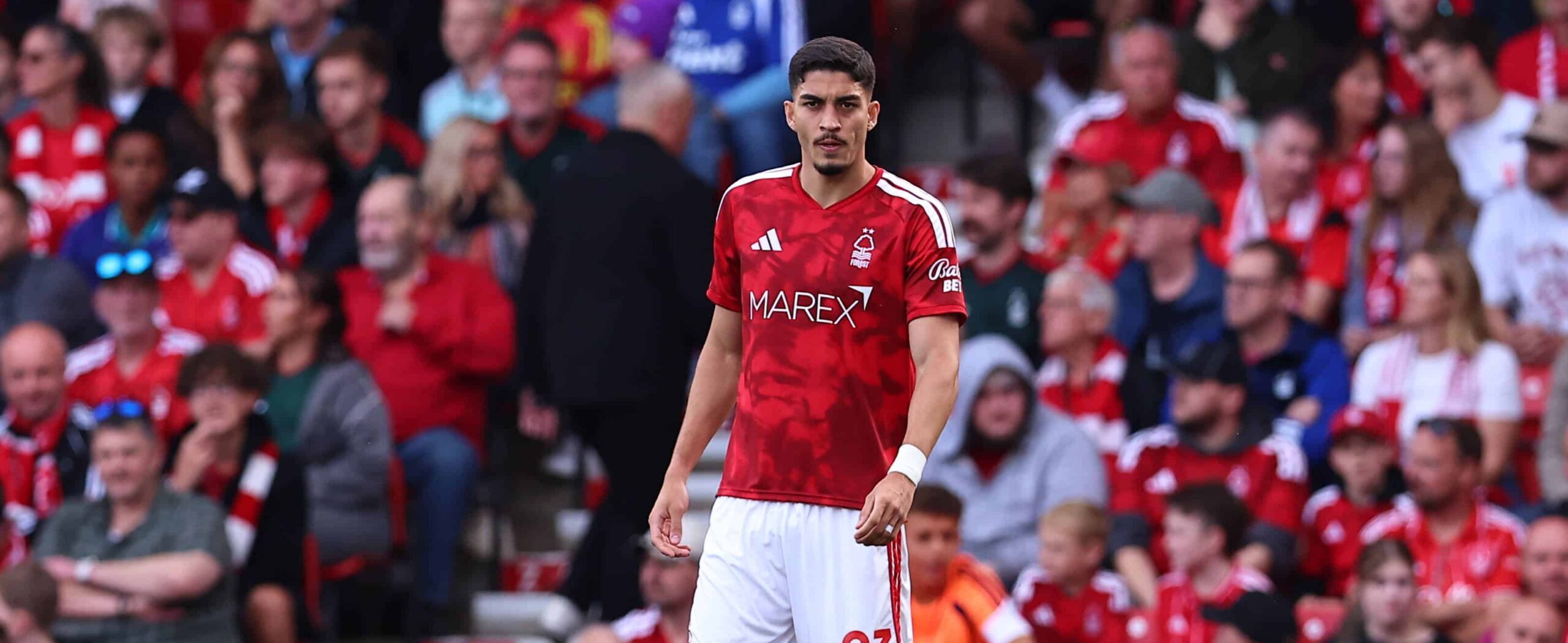 Jair Cunha in action for Nottingham Forest in 2026