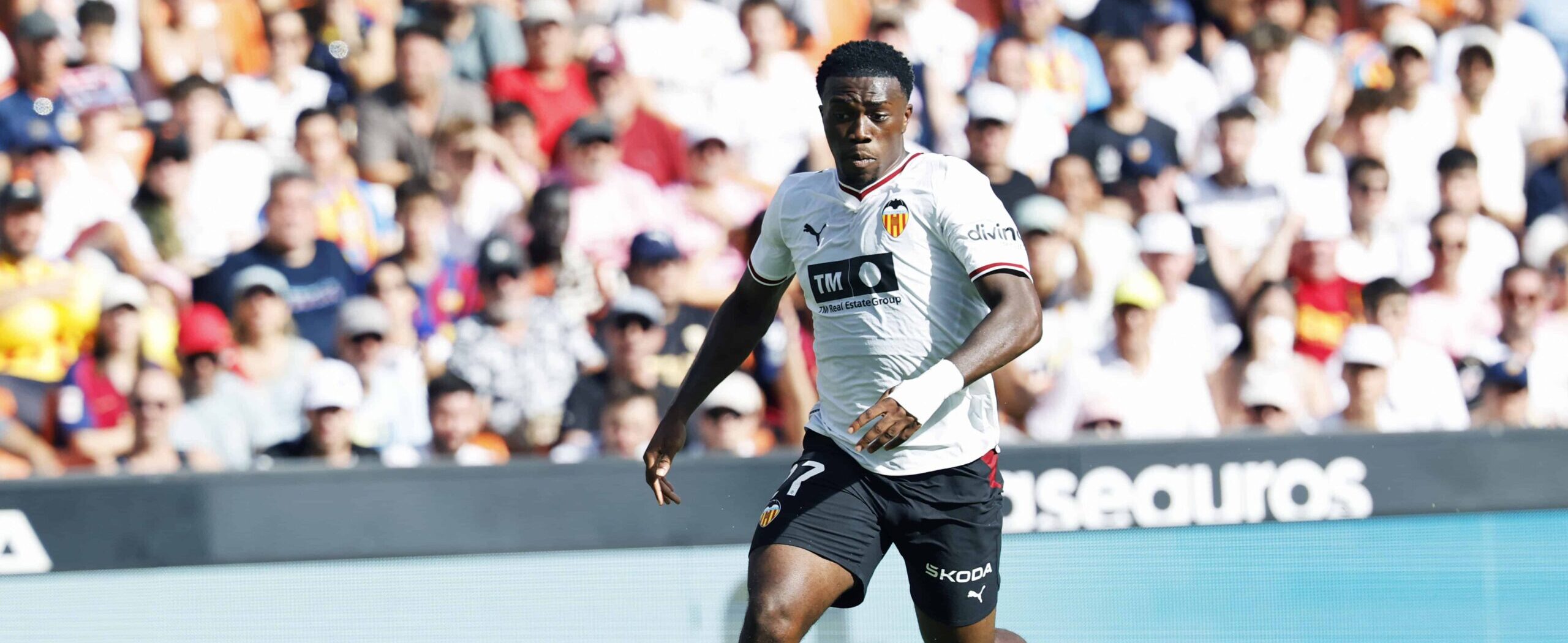 David Otorbi in action for Valencia in 2026