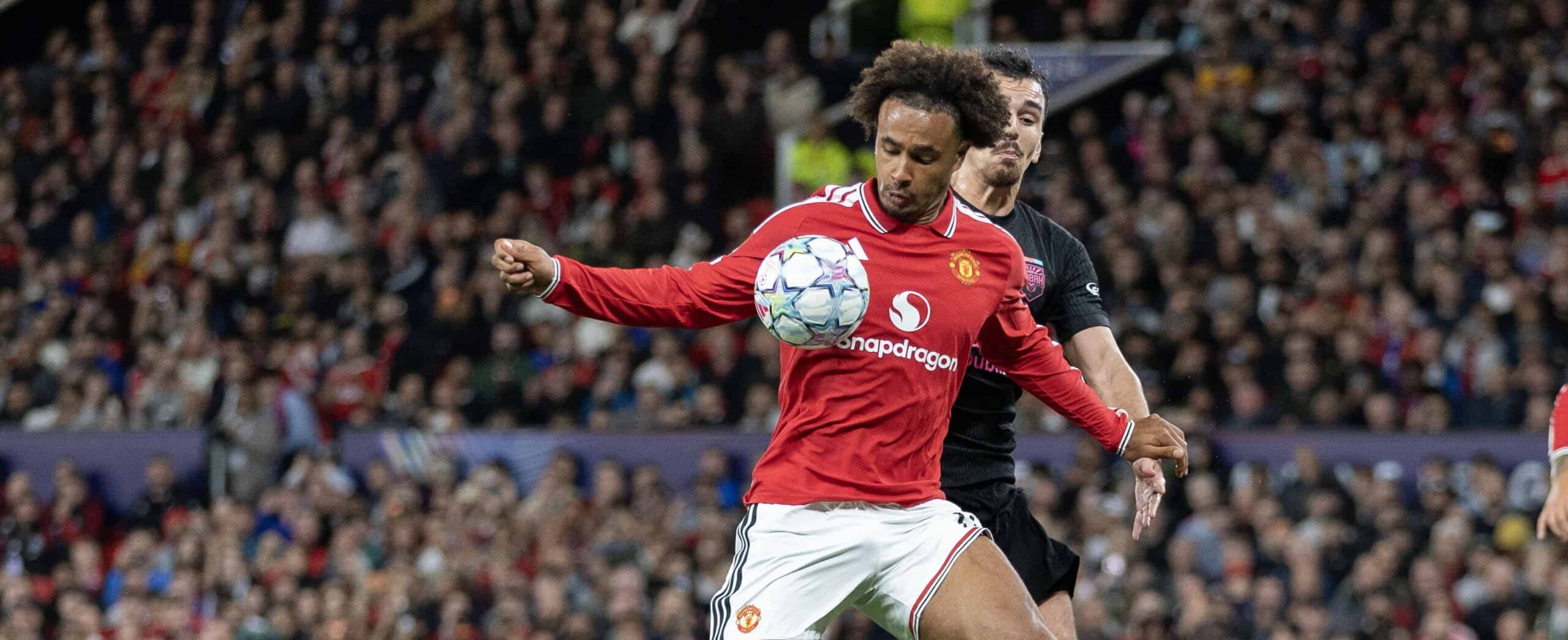 Joshua Zirkzee in action for Manchester United in 2026